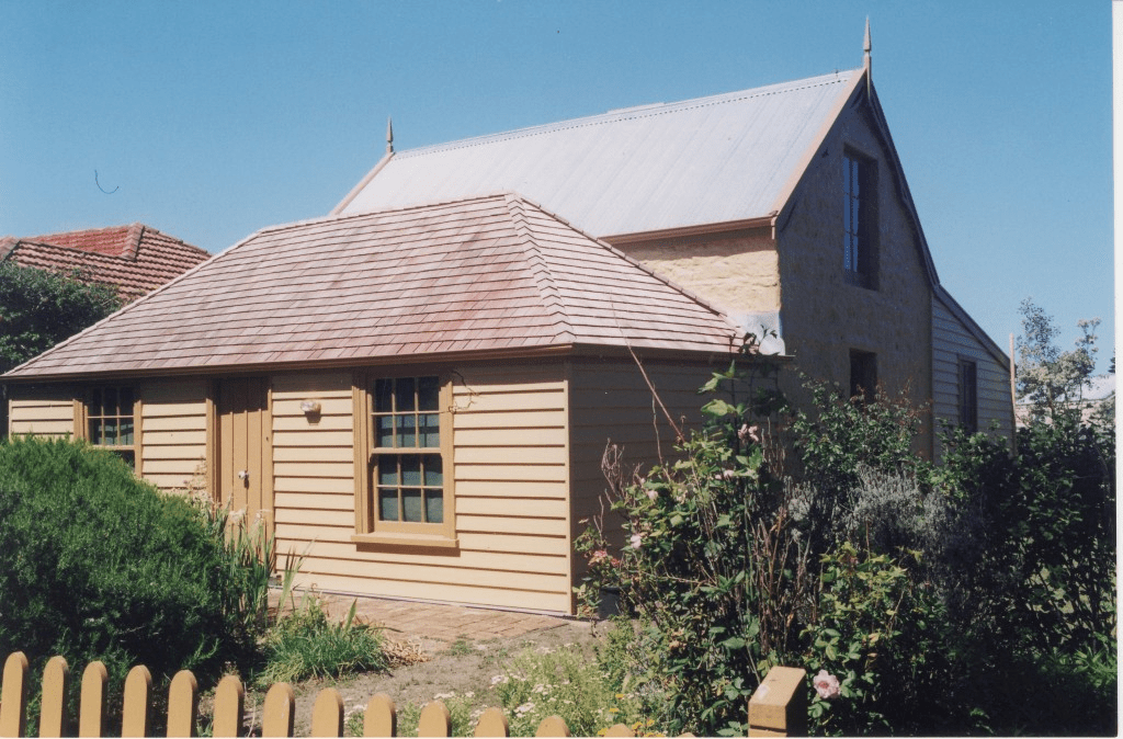Image of Mott's Cottage - cute brown cottage